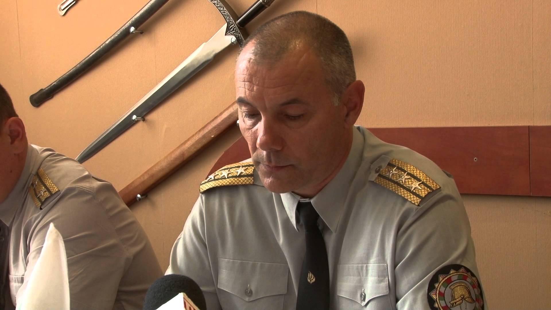 Горяха сухи треви и храсти над „Лозенец“