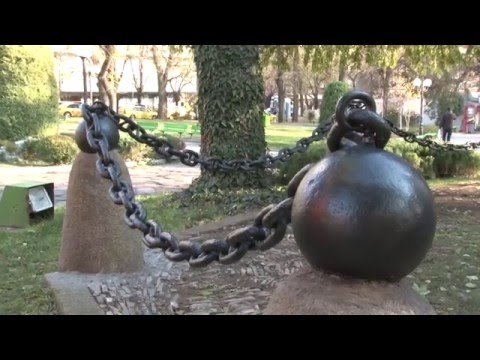 Реставрираха паметник в централен парк „Пети октомври“
