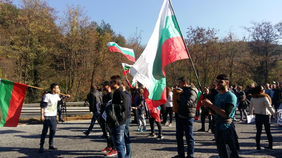 Хиляди на протест в Стара Загора, затвориха магистралата Хиляди на протест в Стара Загора, затвориха магистралата