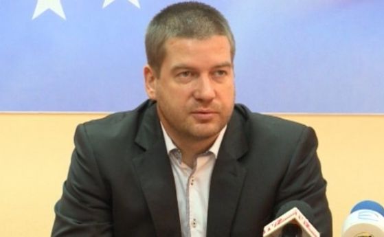Кметът Живко Тодоров поздрави артистите в Държавен куклен театър Стара Загора