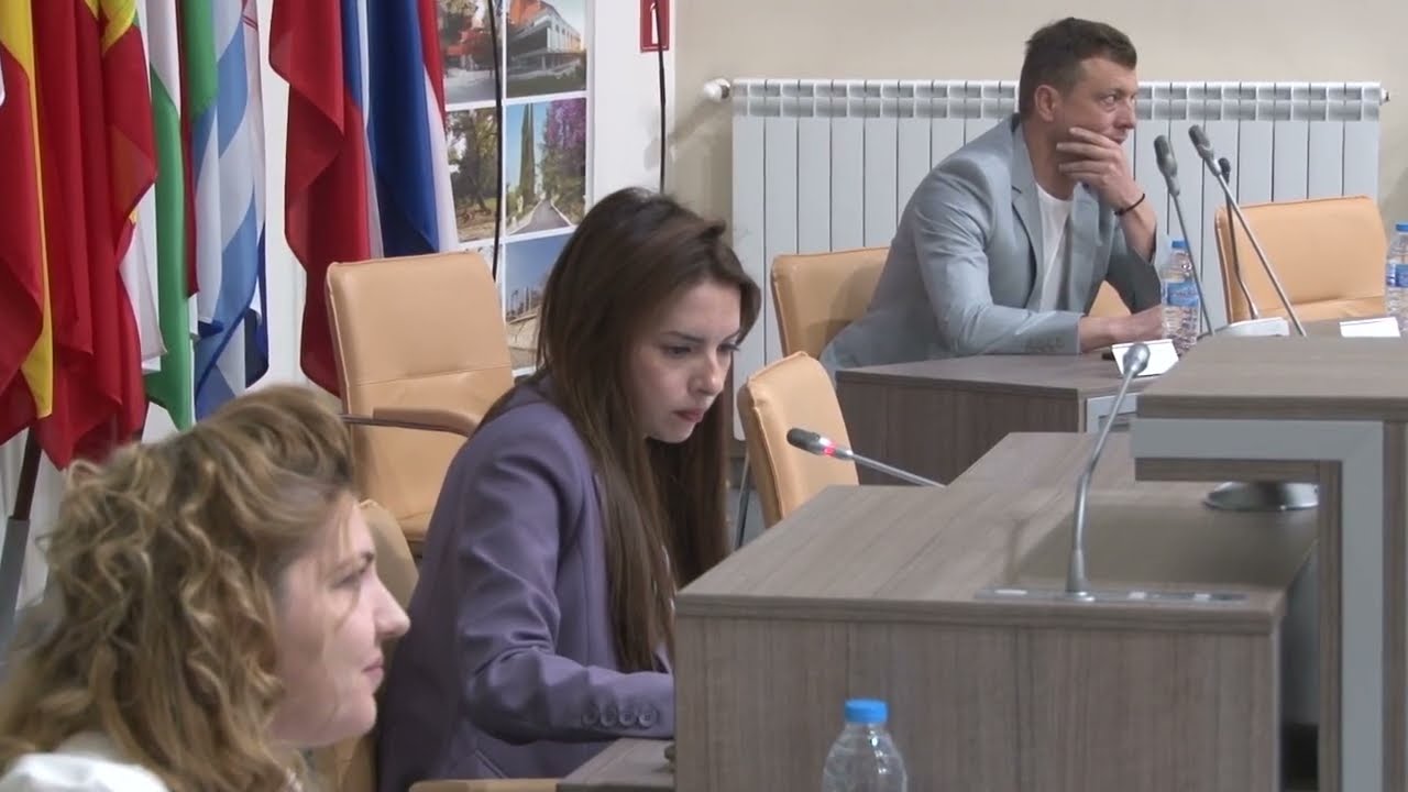 Пресконференция с участието на министъра на енергетиката Ива Петрова и Андрей Живков – изпълнителен член на Съвета на директорите на „Български енергиен холдинг“