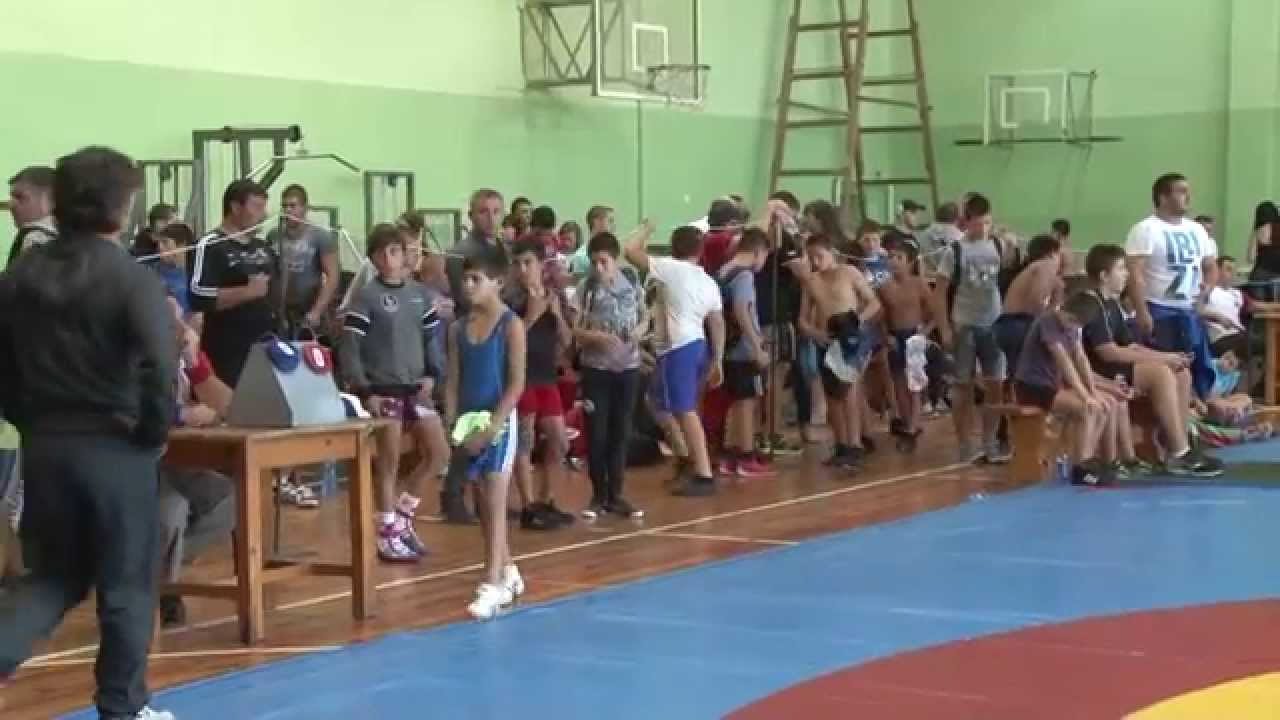 Изградиха боулдър конструкция за катерене в Стара Загора