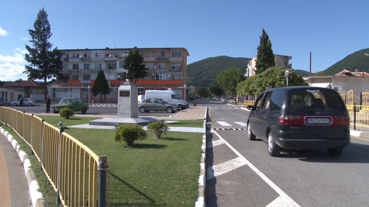 Спират движението на тежкотоварни превозни средства през прохода на Републиката до средата на ноември