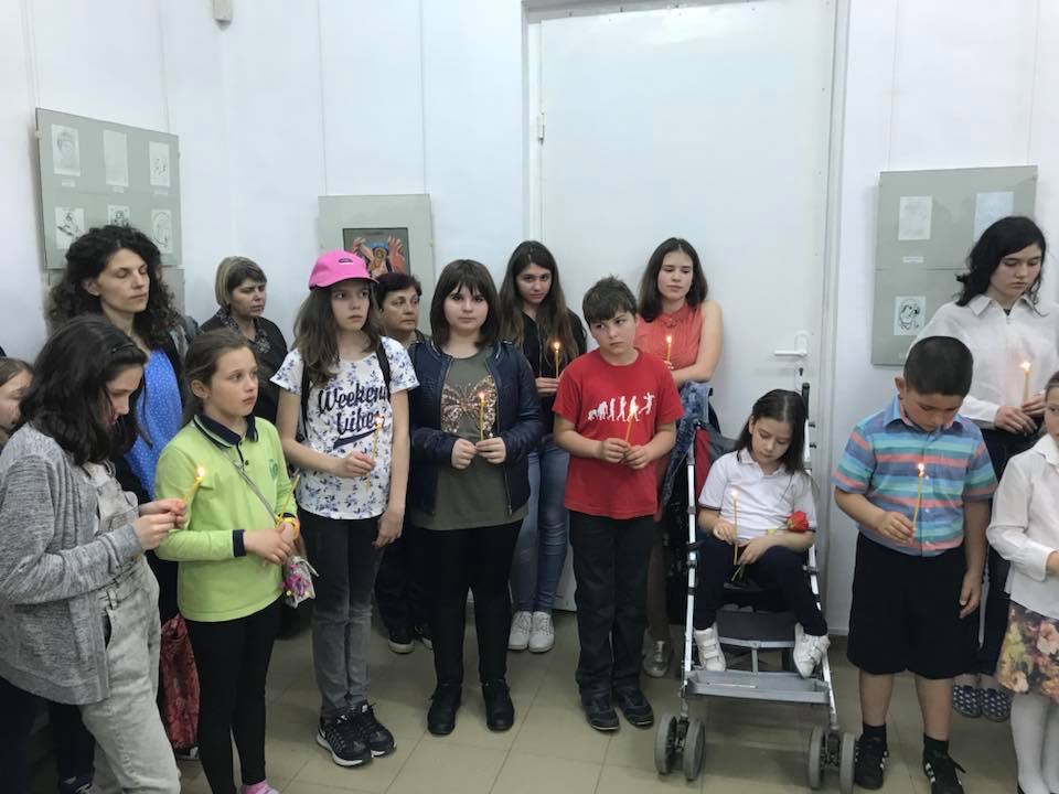 Изложба на икони, нарисувани от деца в Художествена галерия Изложба на икони, нарисувани от деца в Художествена галерия
