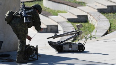 Днес и утре в района на ул. „Августа Траяна“ № 23 ще се проведат военни тренировки с използване на халосни боеприпаси Днес и утре в района на ул. „Августа Траяна“ № 23 ще се проведат военни тренировки с използване на халосни боеприпаси