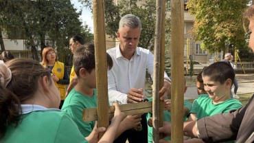 Децата, които дават пример: ученици от ОУ „Кирил Христов“ бяха отличени за своята грижа към природата Децата, които дават пример: ученици от ОУ „Кирил Христов“ бяха отличени за своята грижа към природата
